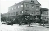 Västerås, Östermalm, kv. Lorens.
Korsningen Stora gatan/Karlsgatan. C:a 1950-talet.