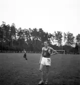 Internationellt på Värendsvallen, 1943. 
En utländsk idrottsman från Ungern på planen på Värendsvallen.
