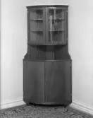 Hörnskåp med glasdörrar