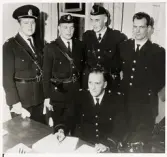 Sista passet i gamla polishuset, Växjö 1963.
Jussi Johansson, Ove Magnusson, Bengt Lindahl, Bertil Lundberg och Rutger Petersson.