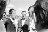 Samtal med tävlingsledningen på Kanonloppet i Karlskoga. 1968-08-11