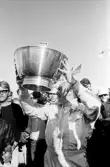 Tung prisbuckla på Kanonloppet i Karlskoga, 1968-08-11