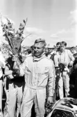 Wisell med blomsterkvast efter Kanonloppet i Karlskoga, 1968-08-11