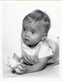 Fotografi på Charlotta 1 år. Brita och Evert? Andersson, Färila.