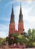 Fotografi över domkyrkan i Uppsala.