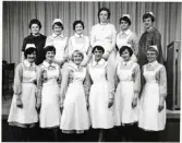 Fotografi på elever vid den tredje barnsköterskekursen 1961.
