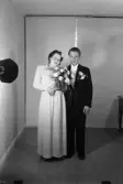 Brudparet Bohlinder från Alunda, Uppland 1945