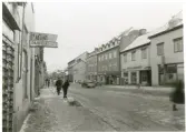 Västerås, Centrum, kv. Mina.
Stora gatan mot öster. 1960-talet.