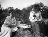 Fotograferna Helga och Ida Andersson