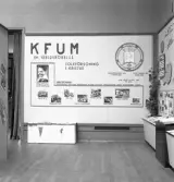 Aktiv Ungdom, 1943. Skärm från KFUM, Kristliga Föreningen av Unga Män. Interiör av utställningen 