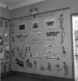 Aktiv Ungdom, 1943. Skärm från Växjö Allmänna Idrottsällskap, VAIS, V.A.I.S. Interiör av utställningen 