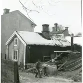 Västerås, kv. Naima.
Rivning av gamla hus. 1937.