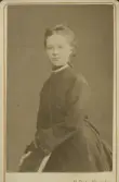 Porträtt av Louise Théel, 23/12 1873. Text på baksida kort: 