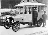 Buss vid järnvägsstation