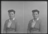Porträtt. Fröken Gun Johansson, Vallbygat. 12, Kolbäck. Ur Gustaf Åhmans samling.