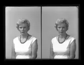 Kvinnoporträtt, passfoto. Fru Inger Nyström, Sörstafors, Kolbäck. Ur Gustaf Åhmans samling.