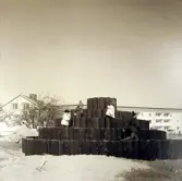 Barn vid lekplats i Mellringe, 1970-tal