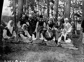 Grupp i Sorundadräkt