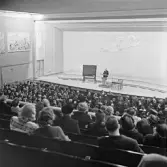 Deltagare i skolkonferens i Örebro konserthus. 1946-03-08