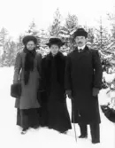 Personerna på bilden är okända.