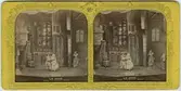 Stereokort (skadat) ur serien Actualités Théatrales utgiven på 1860-talet. Bilden föreställer en scen ur operan Judinnan. Stereokortet är ett så kallat French tissue bestående av ett handkolorerat albuminfoto monterat i kartongram med tunt papper på baksidan. När kortet belyses bakifrån framträder färgerna. Kopian av kortet har framställts med två olika metoder: skanning på flatbäddsskanner och fotografering på ljusbord. 