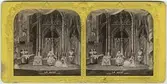 Stereokort ur serien Actualités Théatrales utgiven på 1860-talet. Bilden föreställer en scen ur operan Judinnan. Stereokortet är ett så kallat French tissue bestående av ett handkolorerat albuminfoto monterat i kartongram med tunt papper på baksidan. När kortet belyses bakifrån framträder färgerna. Kopian av kortet har framställts med två olika metoder: skanning på flatbäddsskanner och fotografering på ljusbord. 