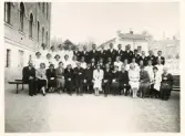 Härnösand. Sjunde distriktets dövstumskola, senare Kristinaskolan. Gruppbild, konfirmation