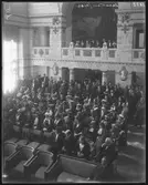 Foto från Svenska Teaterförbundets Skådespelarvecka på Kungliga Dramatiska teatern 1908. Skannat glasnegativ 