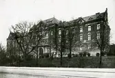 Jubileumsutställningen i Göteborg 1923
Fotografier tagna för Göteborgs jubileumspublikationer
Göteborgs Sjukhem var ett sjukhem för obotligt sjuka som låg på Per Dubbsgatan i stadsdelen Änggården
Det togs i bruk den 28 april 1903 och ritades av arkitekt Hans Hedlund