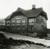 Jubileumsutställningen i Göteborg 1923
Fotografier tagna för Göteborgs jubileumspublikationer
Sjömannasällskapets byggnad Sjömansgatan 7 i Masthugget
Emelie Landgrens gåfva i kvarteret Lustgården