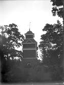 Klockstapeln vid Tegelsmora kyrka, Tegelsmora socken, Uppland i september 1915