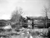 Damm i Alundabäcken, Åby, Morkarla socken, Uppland augusti 1921