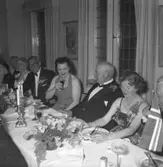 Sjösättningsmiddag för 124 M/T Astrid Elisabeth. Mannen med glasögon är redaren och Uddevallavarvets grundare Gustaf B. Thordén.