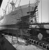 Reparent Fernwally i flytdockan, Sörvik. Byte av fartygsplåtar i fören.