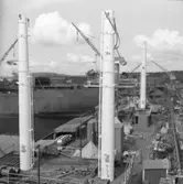 265 M/S Krymskie Gory och 266 M/S Uraljskie Gory vid utrustningspir och -kaj.