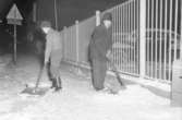 Snöskottare i Uddevalla den 17 november 1947