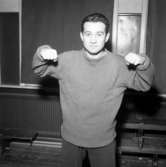 Ungersk boxare i Uddevalla Idrottshall januari 1956