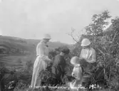 Enligt noteringar och på fotot: 