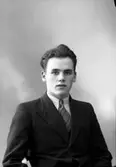 Enligt fotografens journal nr 6 1930-1943: 