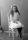Enligt fotografens journal nr 4 1918-1922: 