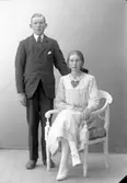 Enligt fotografens journal nr 4 1918-1922: 