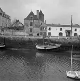 9. Frankrike. Fotojournal finns på B.M.A. + fotoalbum.
Samtidigt förvärv: Böcker och arkivmaterial.
Foton tagna 1959-10-17.
12 Bilder i serie.