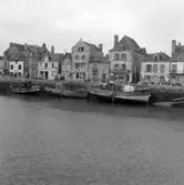 9. Frankrike. Fotojournal finns på B.M.A. + fotoalbum.
Samtidigt förvärv: Böcker och arkivmaterial.
Foton tagna 1959-10-17.
12 Bilder i serie.