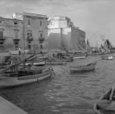 15. Italien. Fotojournal finns på B.M.A. + fotoalbum.
Samtidigt förvärv: Böcker och arkivmaterial.
Foton tagna 1959-10-28.
12 Bilder i serie.