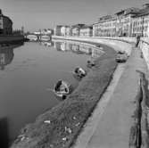 22. Italien. Fotojournal finns på B.M.A. + fotoalbum.
Samtidigt förvärv: Böcker och arkivmaterial.
Foton tagna mellan 1959-11-02 och 1959-11-04. 
12 Bilder i serie.