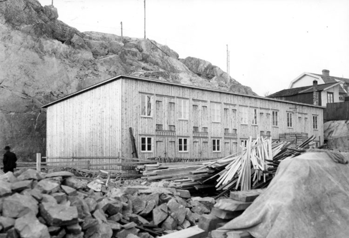 Olof Hasslöf, Written on the back: Gravarne.