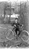 Pojke med cykel, Kvistrum
