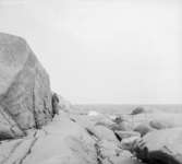 (Stereo karta XV) Strandbild nära Stångehuvuds fyr.19 Juni 1926.