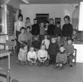Elever på förskolan i Hakarp den 30 april 1971.
