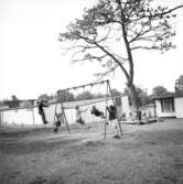 Barn på Majstångens barnträdgård i Huskvarna den 10 juni 1966.